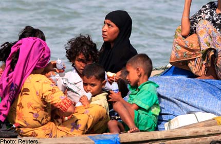 Bangladesh%20Denies%20Rohingya%20Muslims%20Entry[1]