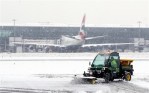 heathrow-snow-dela_2456037b[1]