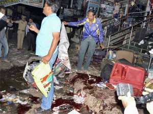 21-bomb-blast-pics1-600[1]