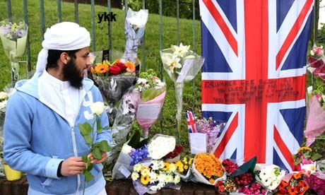 Muslims give flowers