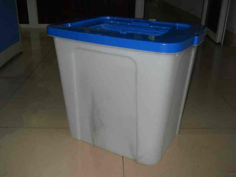 Plastic-Ballot-Box[1]