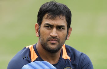 dhoni-2401-ap_350_100312052735[1]