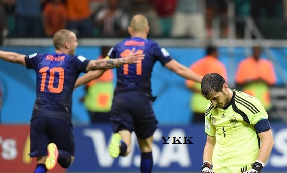 spain-holland-casillas_3157579[1]