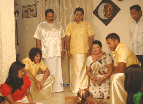 Mahinda_Rajapaksa[1]