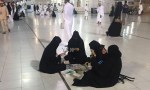 4-women-playing-card-in-haram-1 saudi